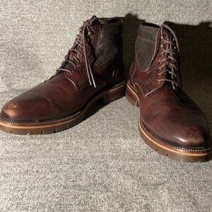 Johnston and Murphy Flex Cody Genuine Shearling Lined Boots.